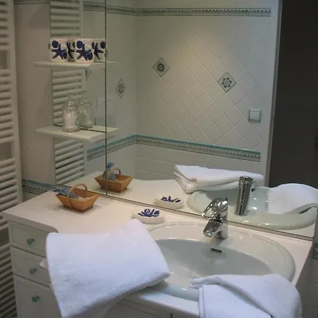 Les Charmes De Vincent - Le Loft Cabernet Bed & Breakfast